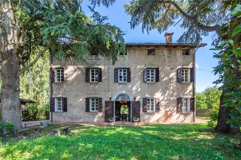 Country House in Northern Fractions, Cento, Emilia-Romagna 3 - 13753745