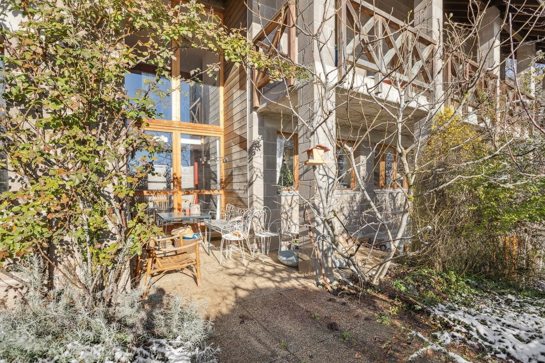 Peace & Nature Detached Villa In Essertines Sur Rolle, Vaud