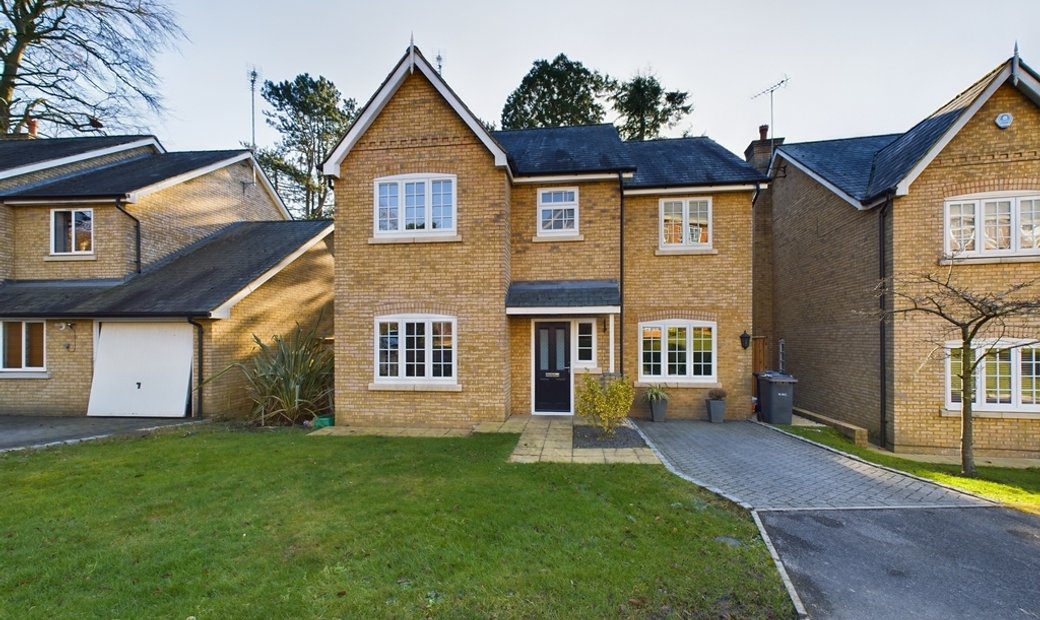 To De Havilland Drive, Hazlemere In Hazlemere, England, United