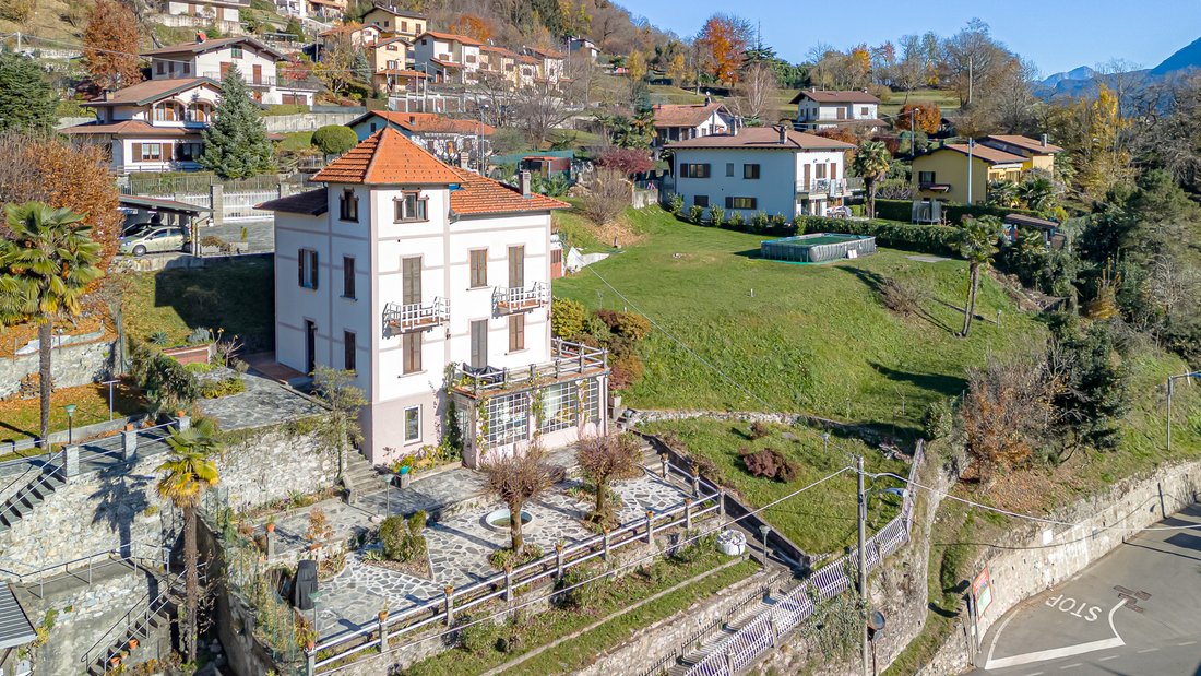 Villa in Dizzasco, Lombardy, Italy 1 - 13758965