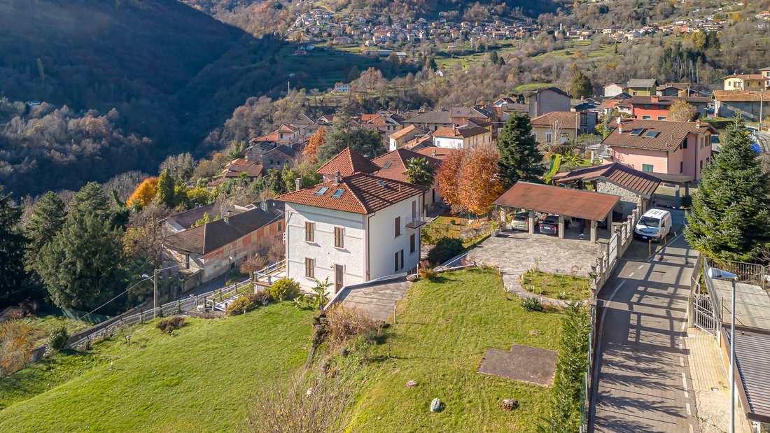 Villa in Dizzasco, Lombardy, Italy 2 - 13758965