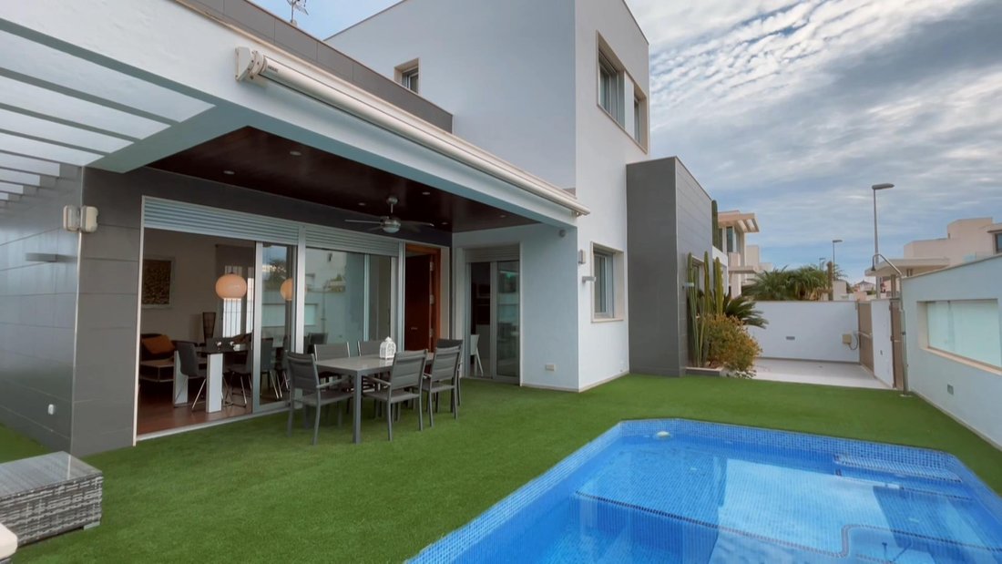 Villa in Pilar de la Horadada, Valencian Community, Spain 3 - 13760934