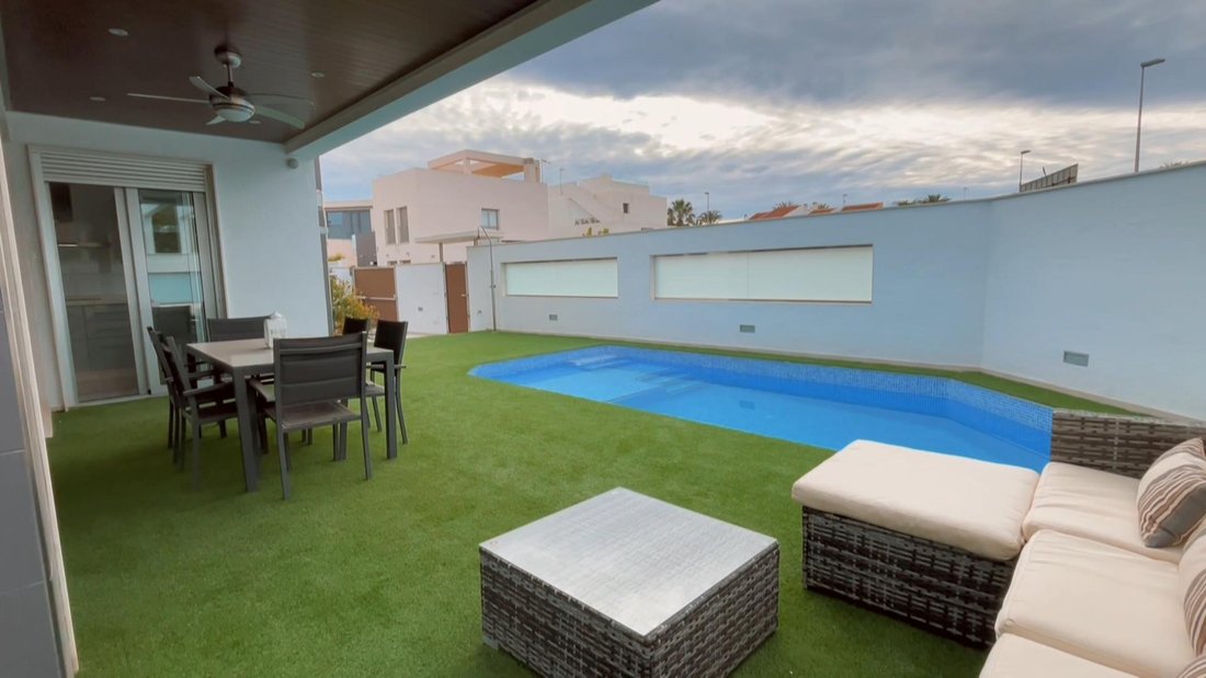 Villa in Pilar de la Horadada, Valencian Community, Spain 4 - 13760934