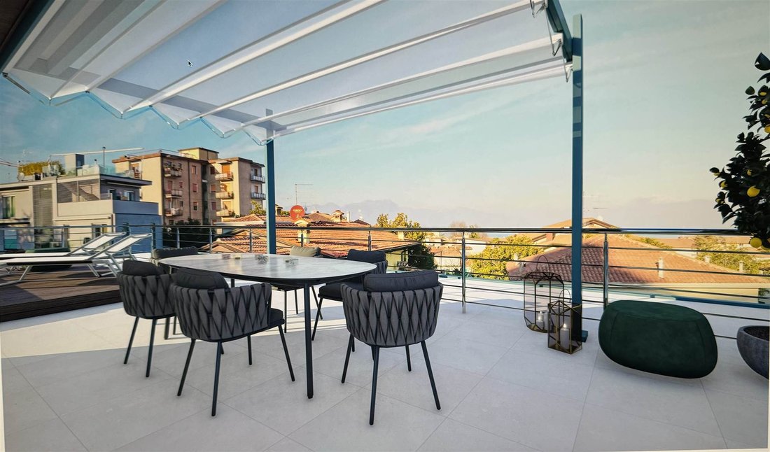 Apartment in Desenzano Centro, Desenzano del Garda, Lombardy 3 - 13759576