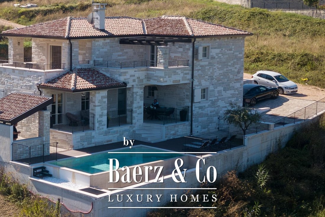 Villa in Momjan, Istria County, Croatia 1 - 13758134