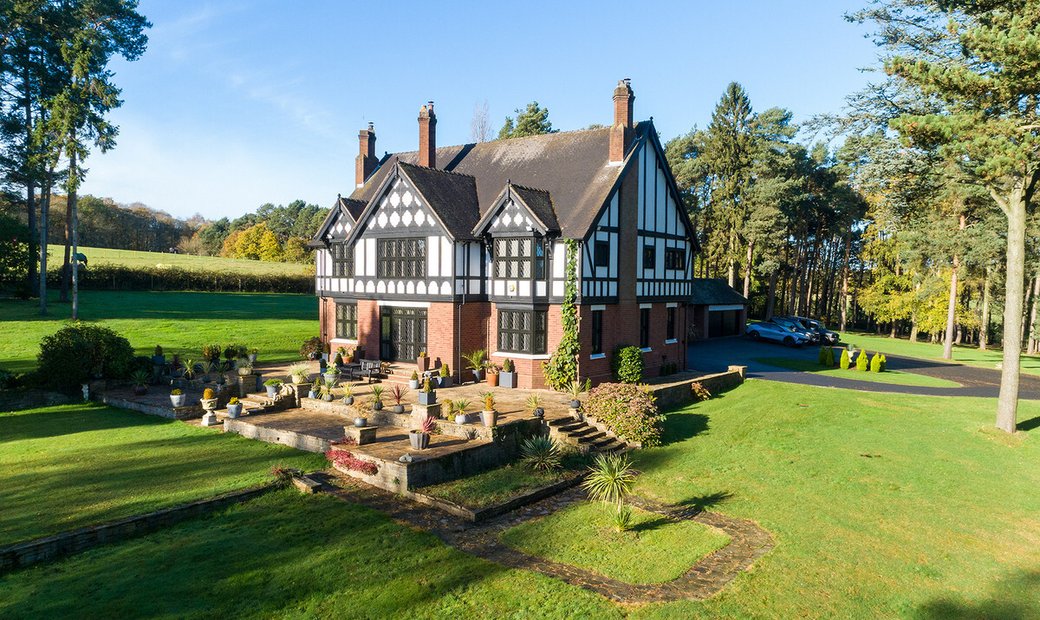 6 Bedroom Detached House For Sale In West In Kinver, England, United