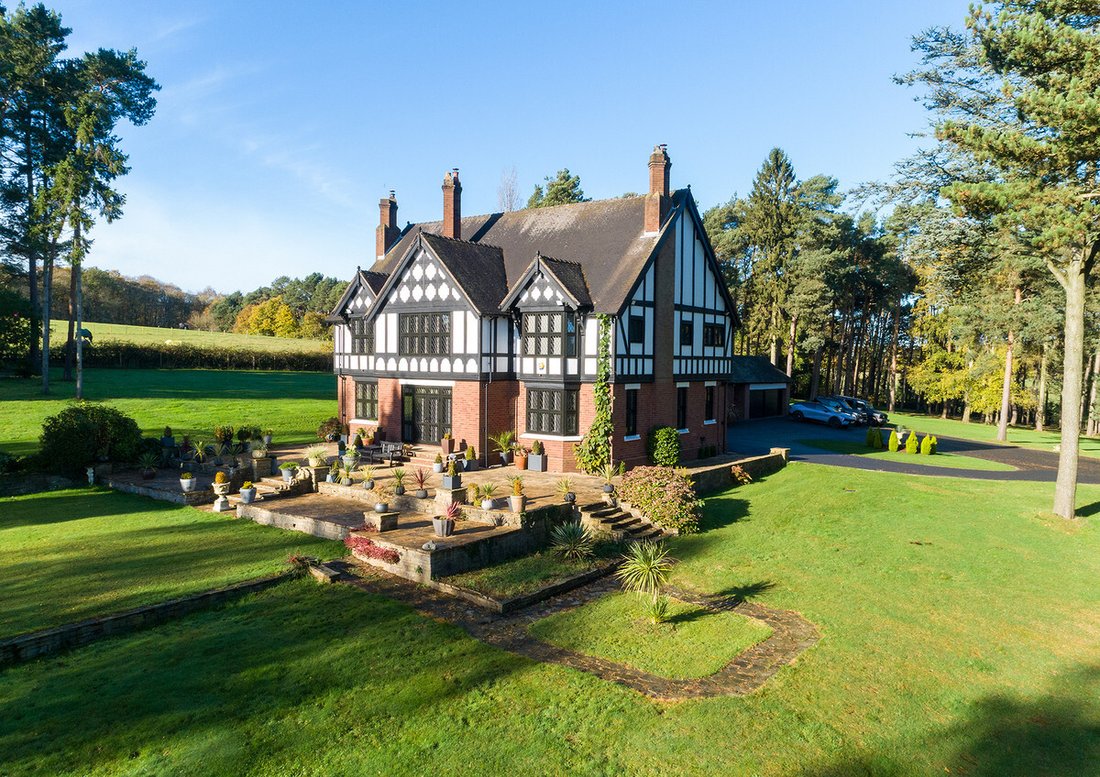 6 Bedroom Detached House For Sale In West In Kinver, England, United
