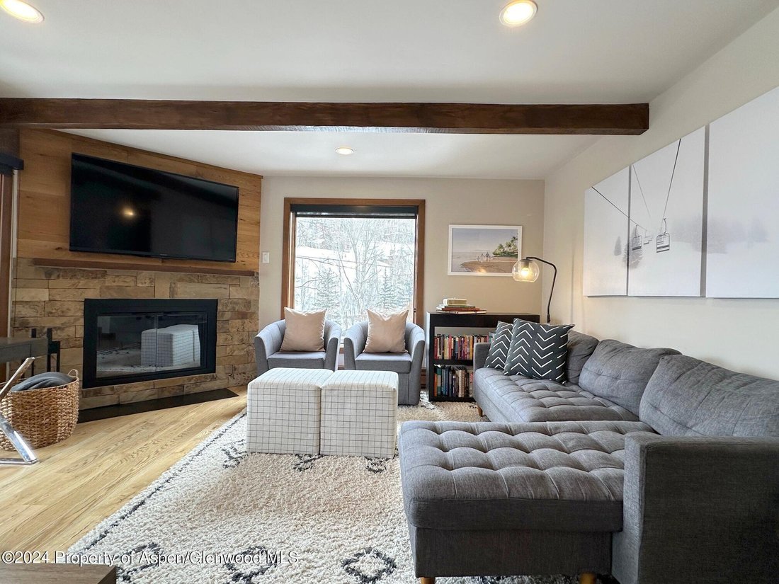 Stylish Updated Retreat In Snowmass Village, Colorado, United States