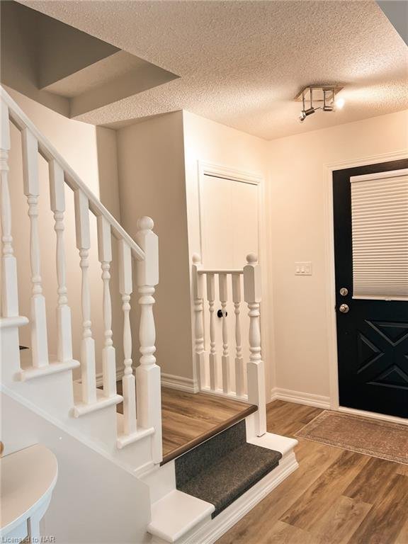 Modern Living Semi Detached Home In Niagara Falls, Ontario, Canada For