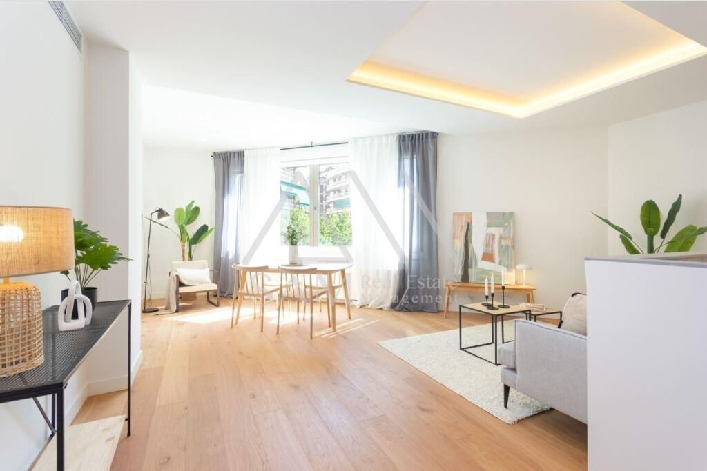 Apartment in Eixample, Barcelona, Spain 1 - 13561000