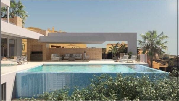 Land in Elviria-Cabopino, Marbella, Spanien 2 - 13764083