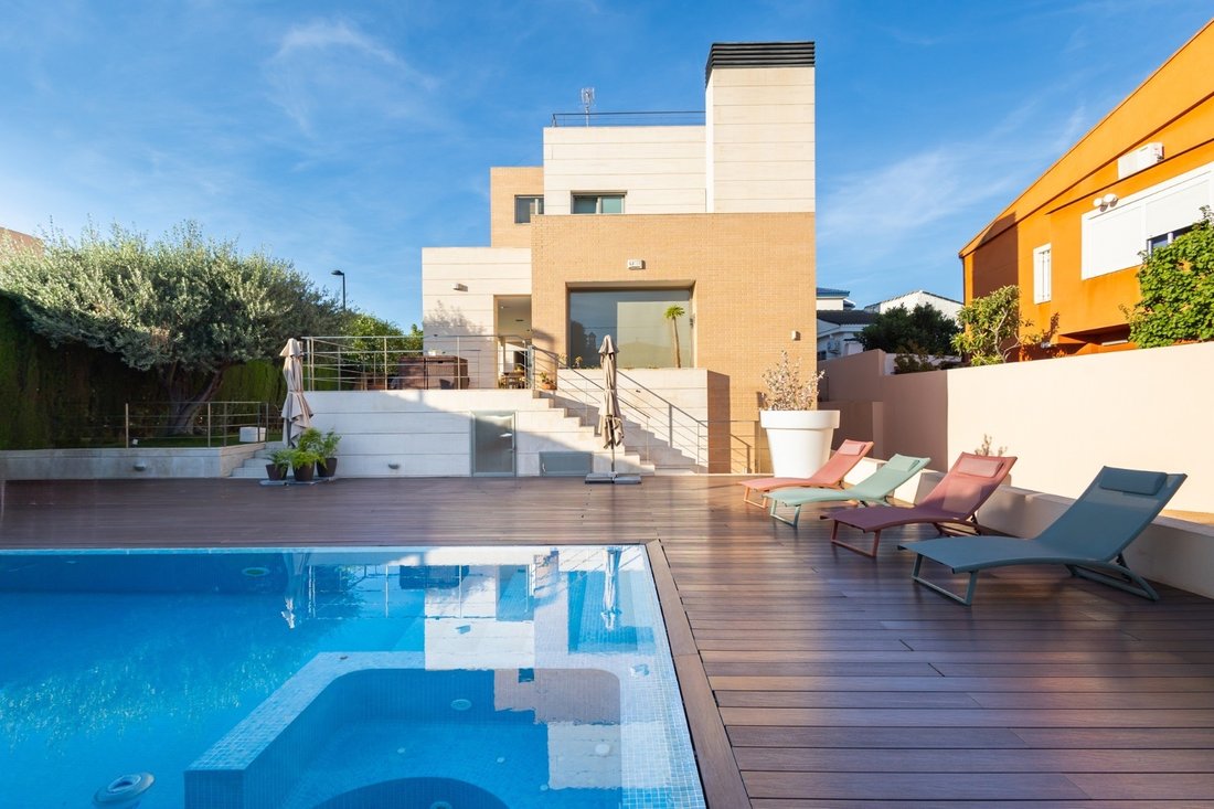 Villa in Torrent, Valencian Community, Spain 1 - 13766273