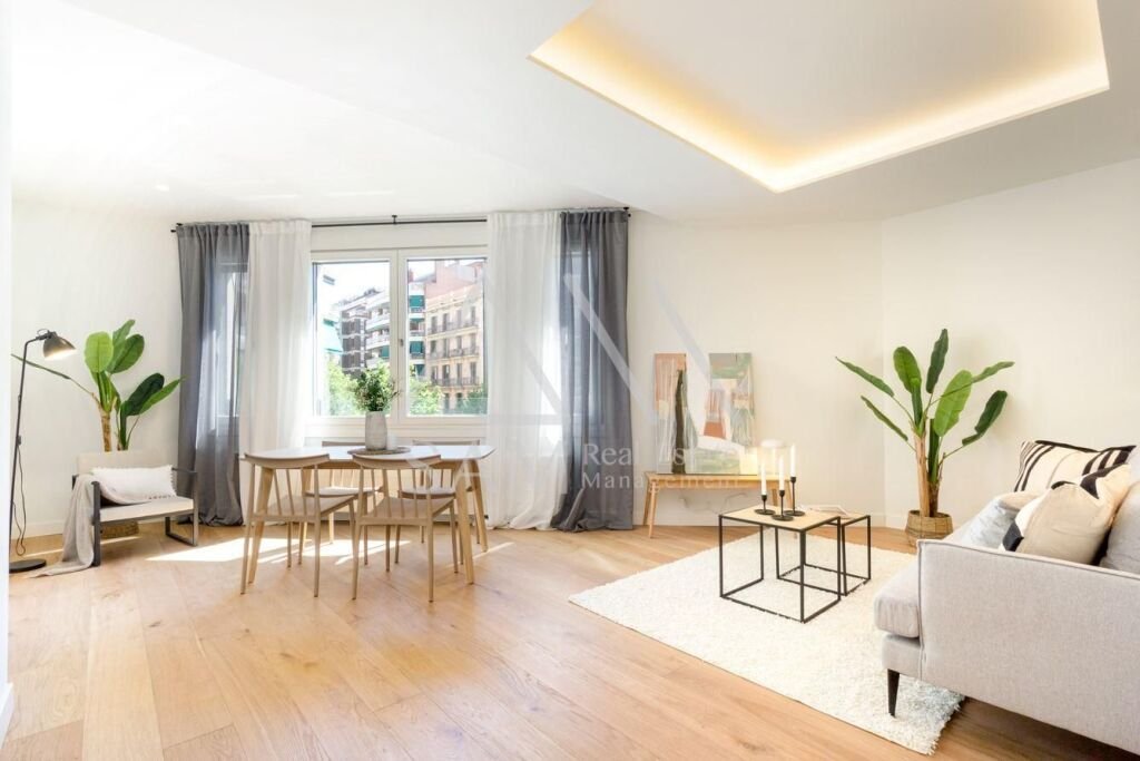 Apartment in Eixample, Barcelona, Spain 1 - 13560949