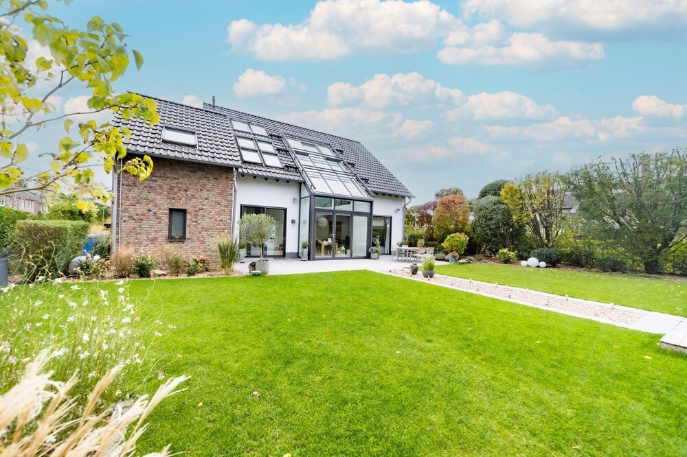 House With Separate Apartment And In Neuss, North Rhine Westphalia