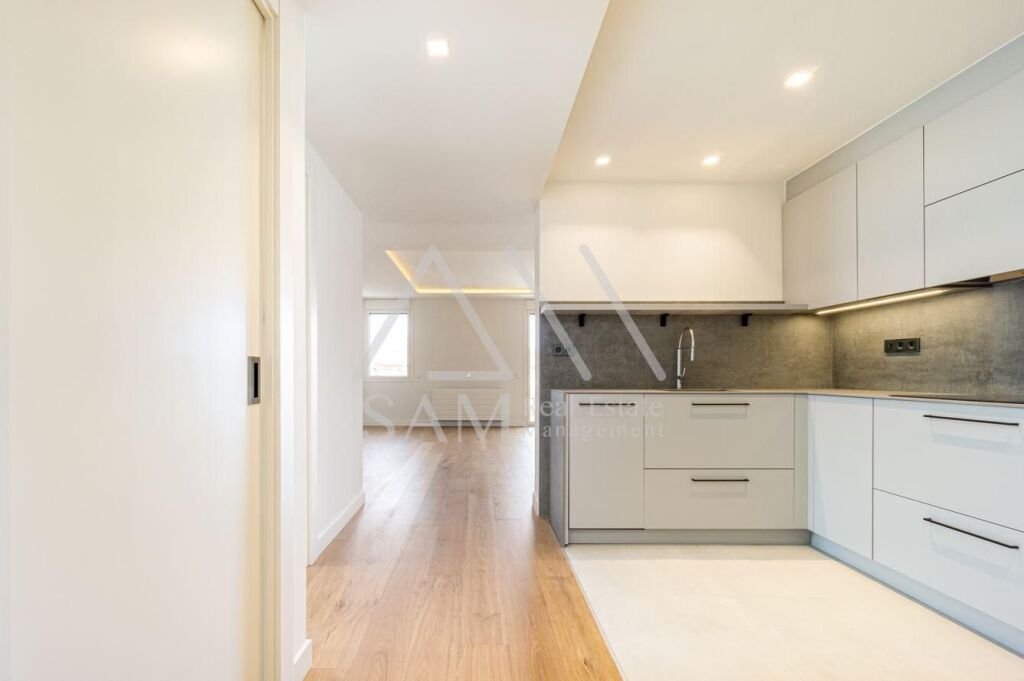 Apartment in Eixample, Barcelona, Spain 4 - 13561007