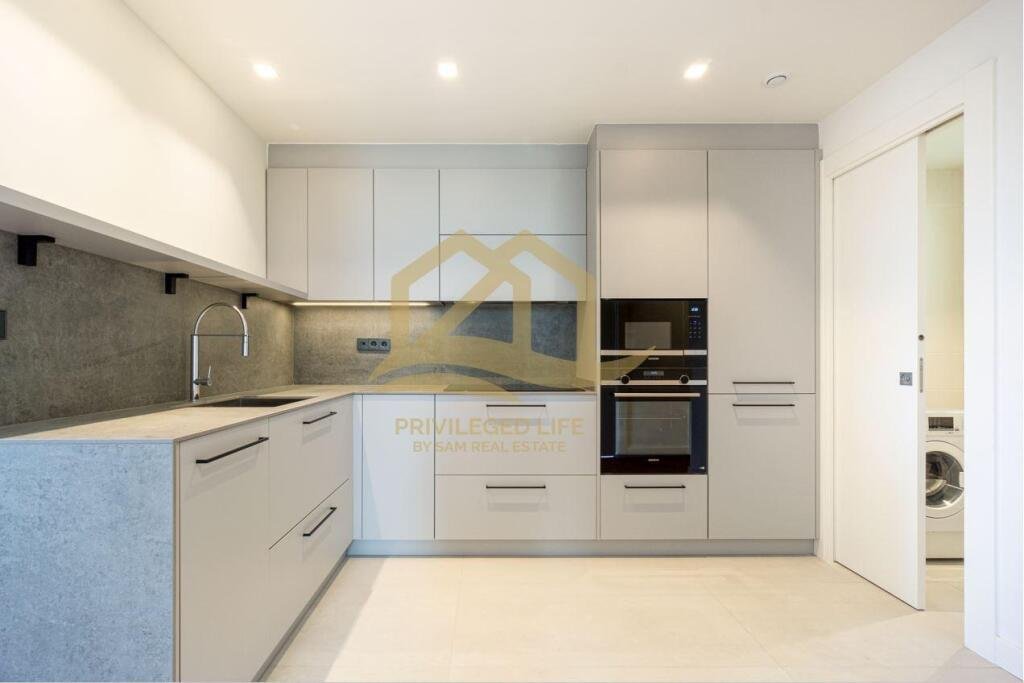 Apartment in Eixample, Barcelona, Spain 1 - 13620055