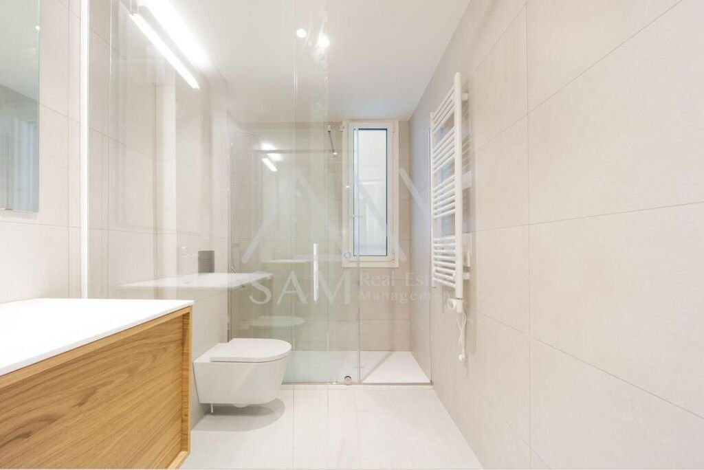 Apartment in Eixample, Barcelona, Spain 2 - 13560965