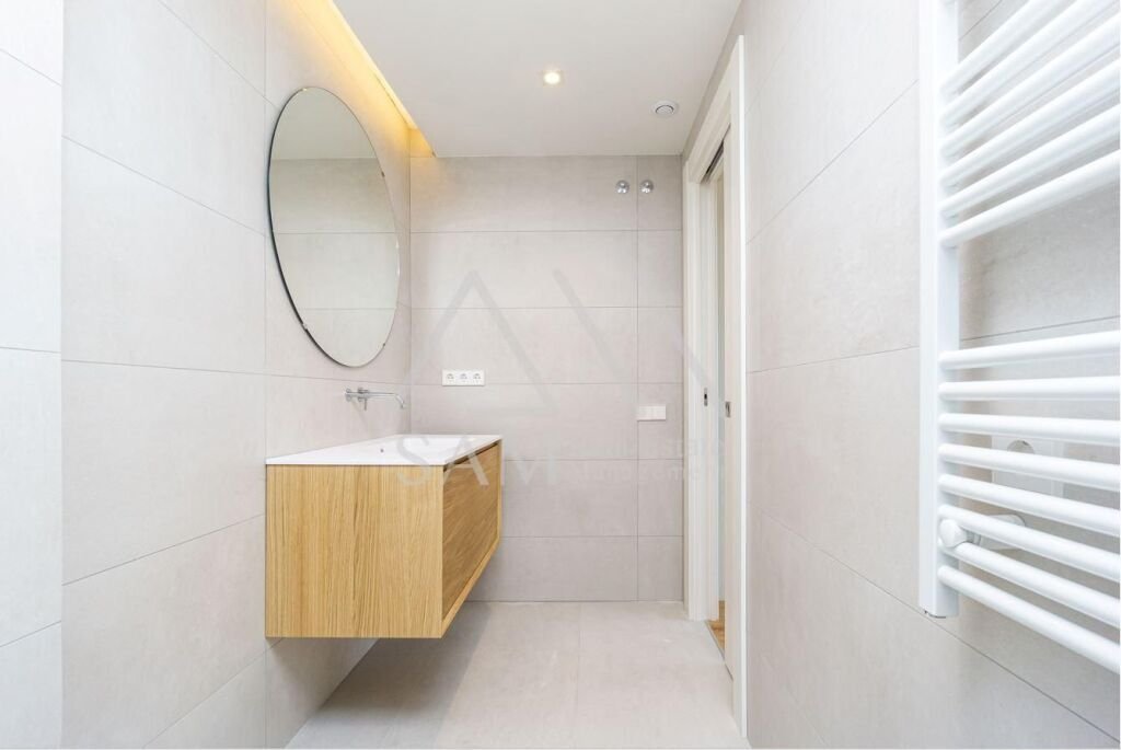 Apartment in Eixample, Barcelona, Spain 5 - 13560965