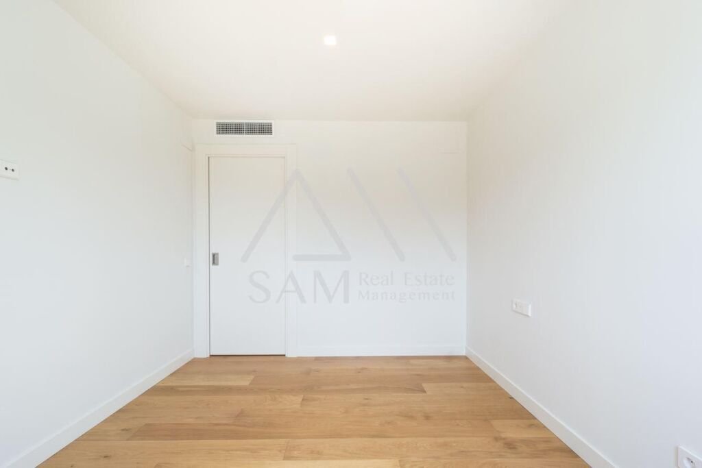 Apartment in Eixample, Barcelona, Spain 5 - 13561007
