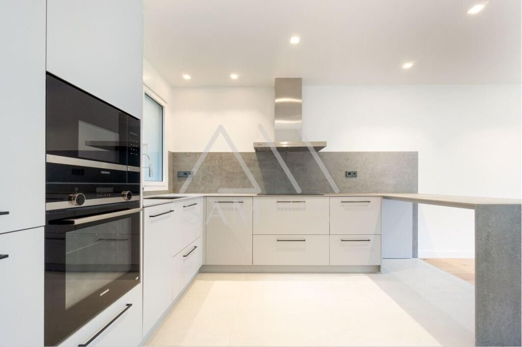 Apartment in Eixample, Barcelona, Spain 3 - 13560960