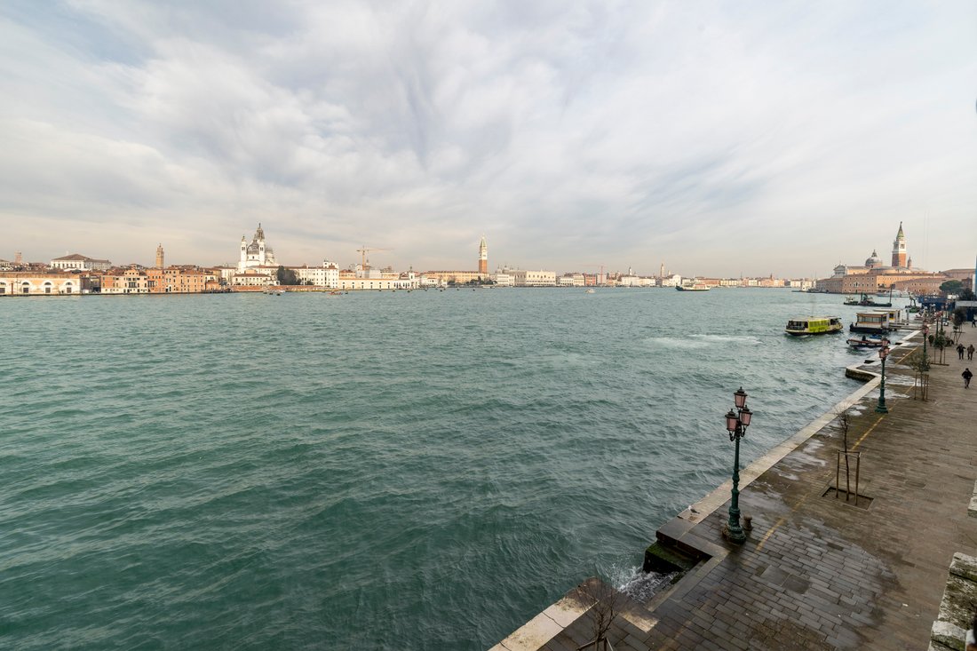 Bianco Sublime, A Charming Giudecca Apartment Of In Venice,