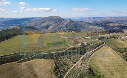 Farm Ranch in Enna Alta, Enna, Sizilien 1