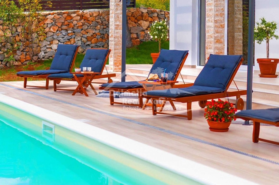 Villa in Gradska cetvrt Varos, Sibenik, Sibenik-Knin County 4 - 13770199