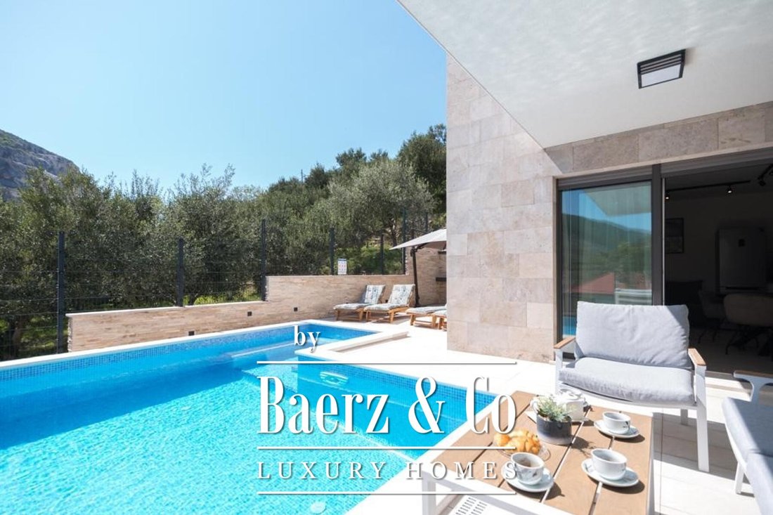 Townhouse in Zrnovnica, Split-Dalmatia County, Croatia 4 - 13772901