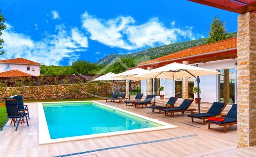 Villa in Gradska cetvrt Varos, Sibenik, Sibenik-Knin County 1
