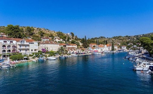 House in Dol, Split-Dalmatia County, Croatia 1