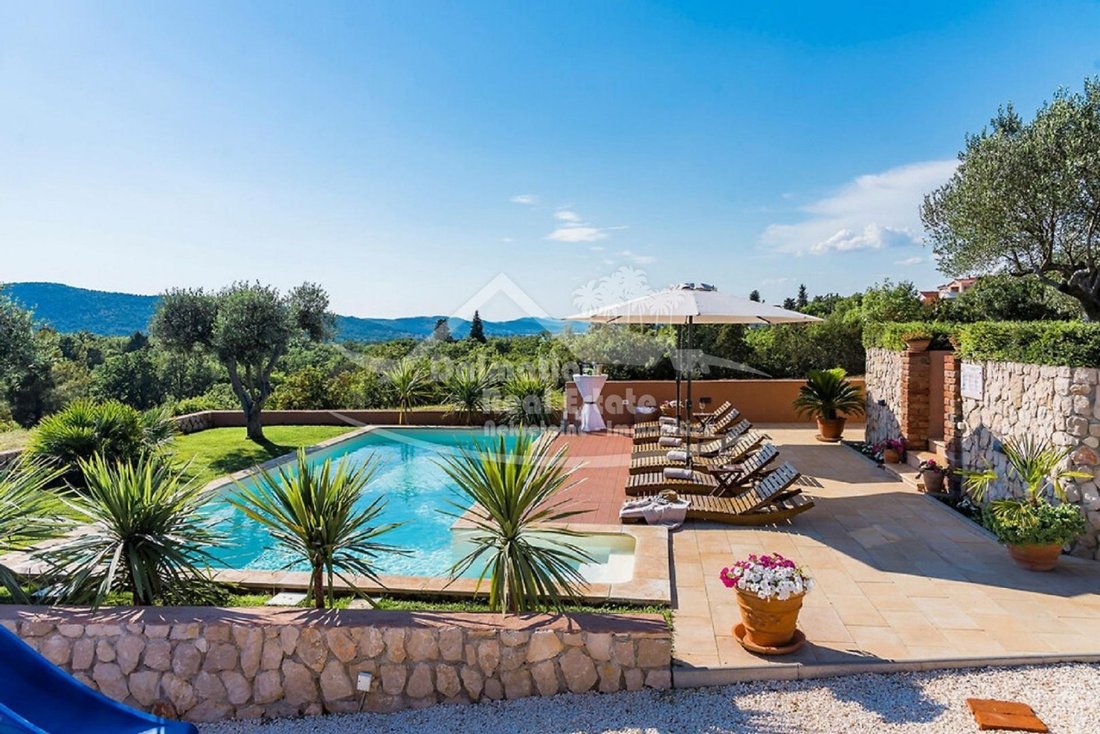 Villa in Gradska cetvrt Varos, Sibenik, Sibenik-Knin County 3 - 13769732
