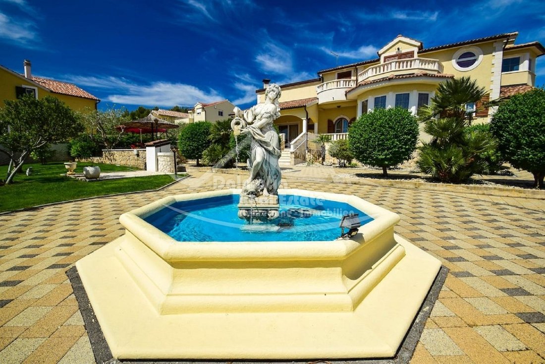 Villa in Vodice, Sibenik-Knin County, Croatia 2 - 13769361