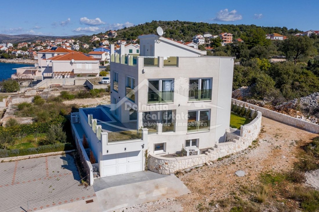 Villa in Rogoznica, Sibenik-Knin County, Croatia 2 - 13769454
