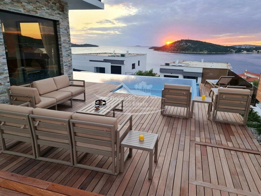 Villa in Rogoznica, Sibenik-Knin County, Croatia 1 - 13769546