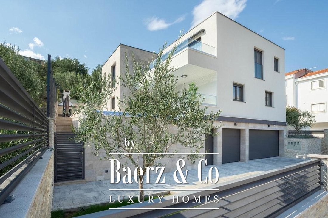 Townhouse in Zrnovnica, Split-Dalmatia County, Croatia 2 - 13772901