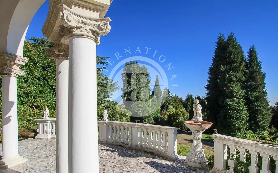 Villa in Historic Center, Biella, Piedmont 4 - 13772569