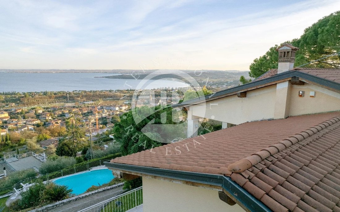 Villa in Padenghe sul Garda, Lombardy, Italy 2 - 13772581