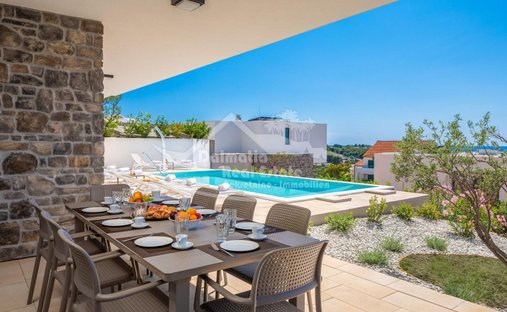 Villa in Primosten, Sibenik-Knin County, Croatia 1