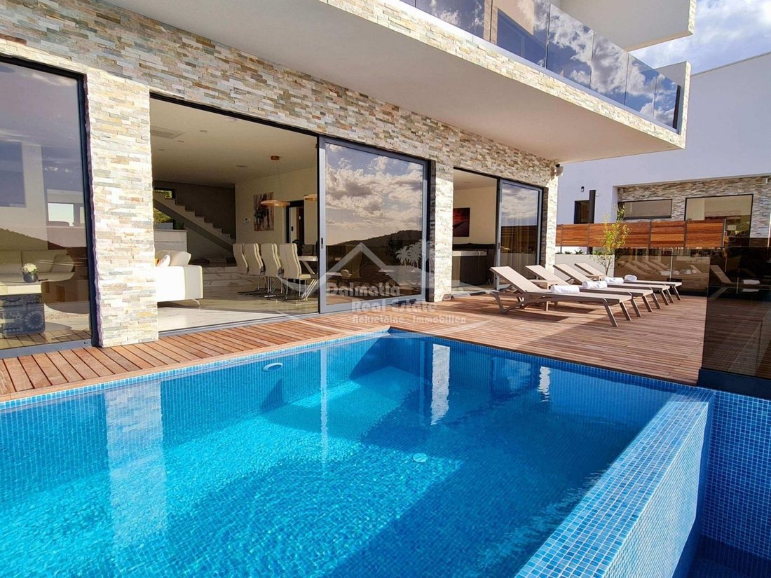 Villa in Rogoznica, Sibenik-Knin County, Croatia 2 - 13769546
