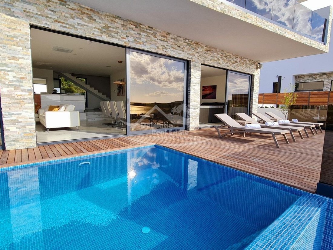 Villa in Rogoznica, Sibenik-Knin County, Croatia 3 - 13769562