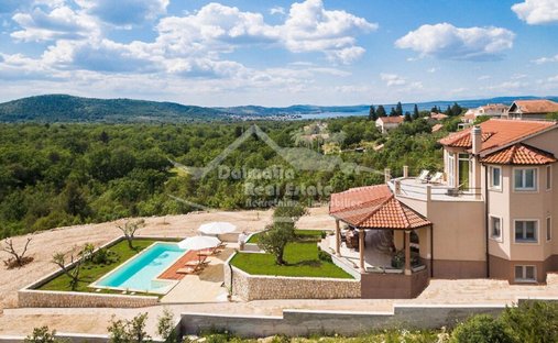 Villa in Gradska cetvrt Varos, Sibenik, Sibenik-Knin County 1