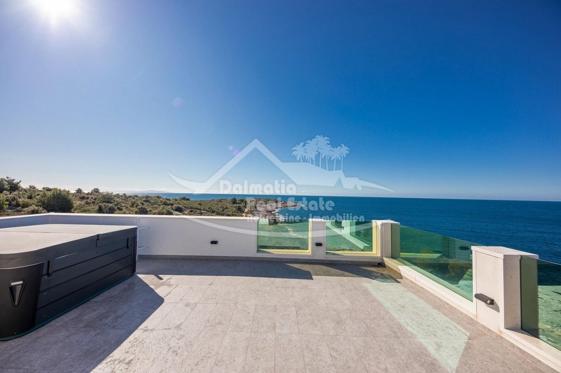 Villa in Rogoznica, Sibenik-Knin County, Croatia 3 - 13769454