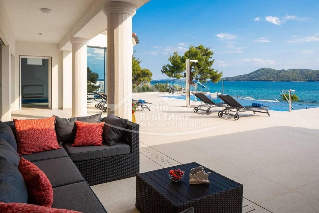 Villa in Gradska cetvrt Varos, Sibenik, Sibenik-Knin County 2 - 13769642