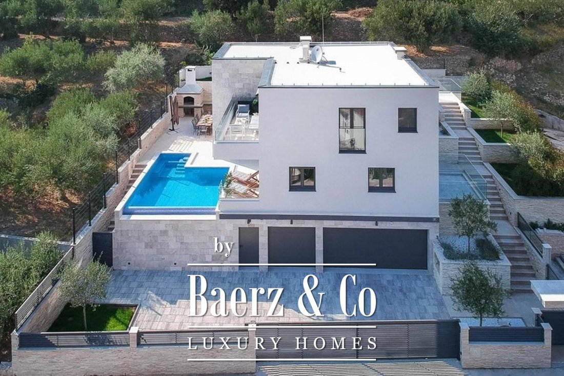 Townhouse in Zrnovnica, Split-Dalmatia County, Croatia 1 - 13772901