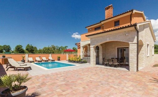 Haus in Grad Pula, Gespanschaft Istrien, Kroatien 1