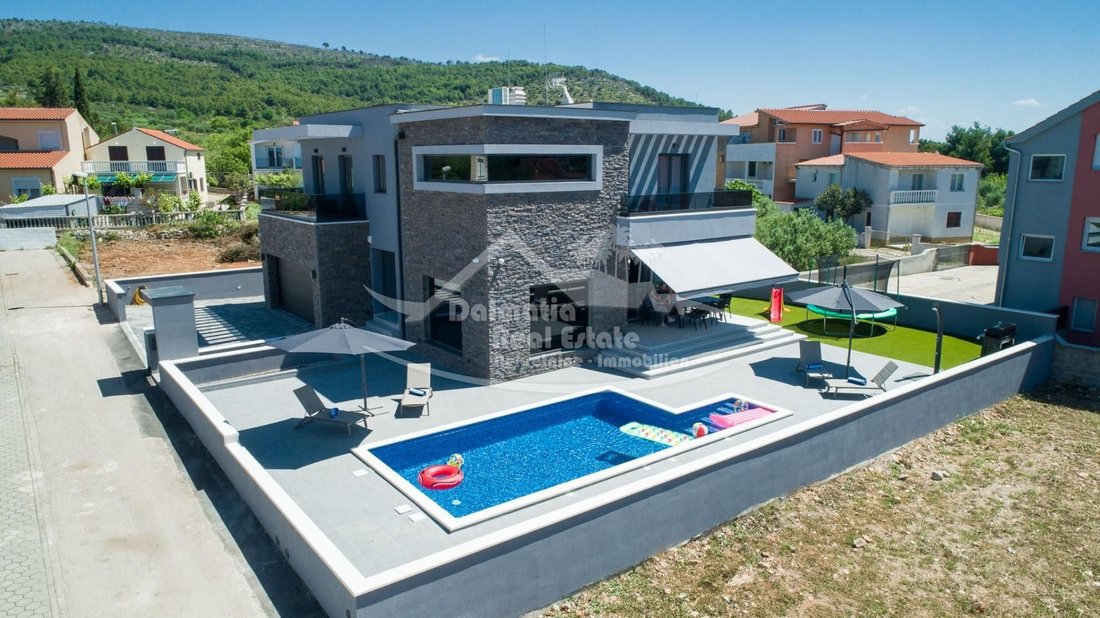 Villa in Vodice, Sibenik-Knin County, Croatia 2 - 13769718
