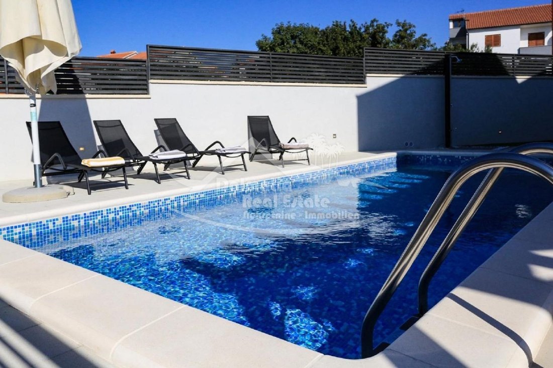 Villa in Gradska cetvrt Varos, Sibenik, Sibenik-Knin County 3 - 13769772