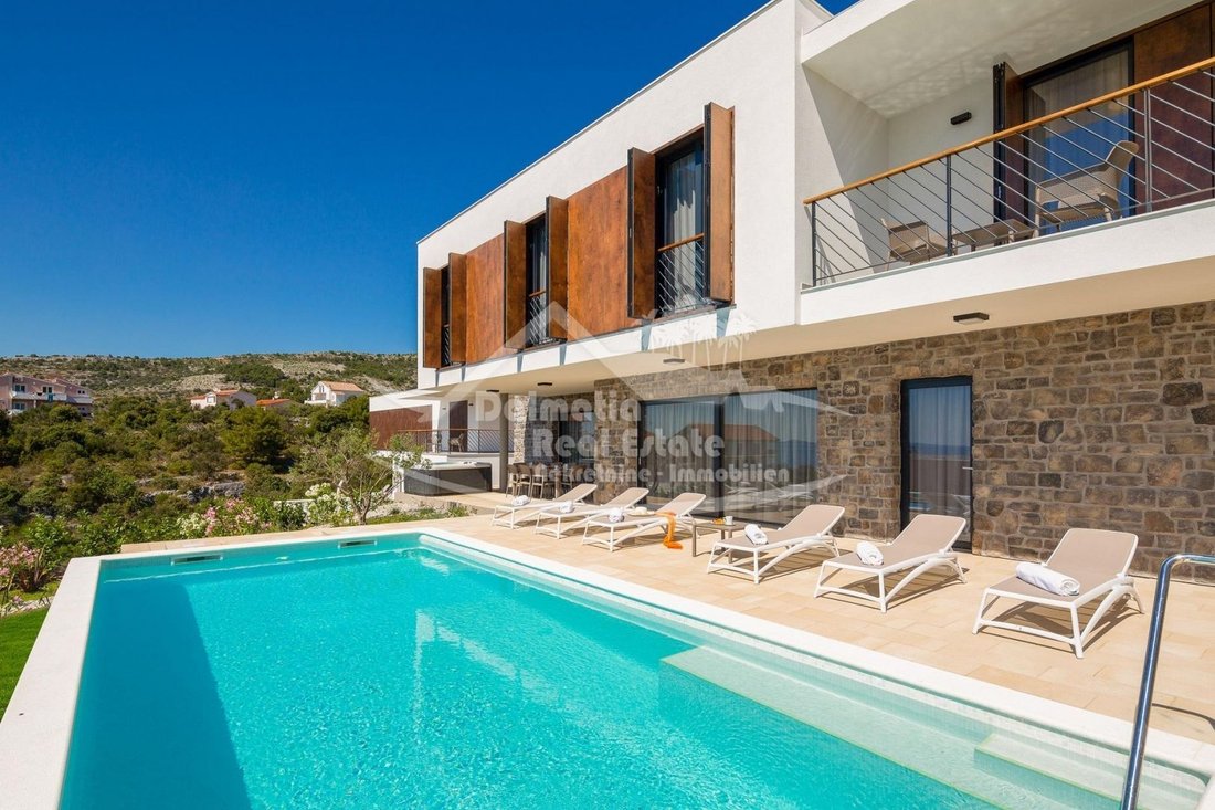 Villa in Primosten, Sibenik-Knin County, Croatia 2 - 13770272