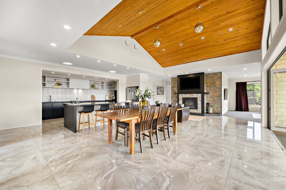 Contemporary Country Living In Glenbrook, Auckland, New Zealand For Sale (13774918)