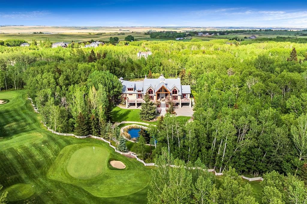 Luxurious And Private Estate Home In Bearspaw In Calgary, Alberta